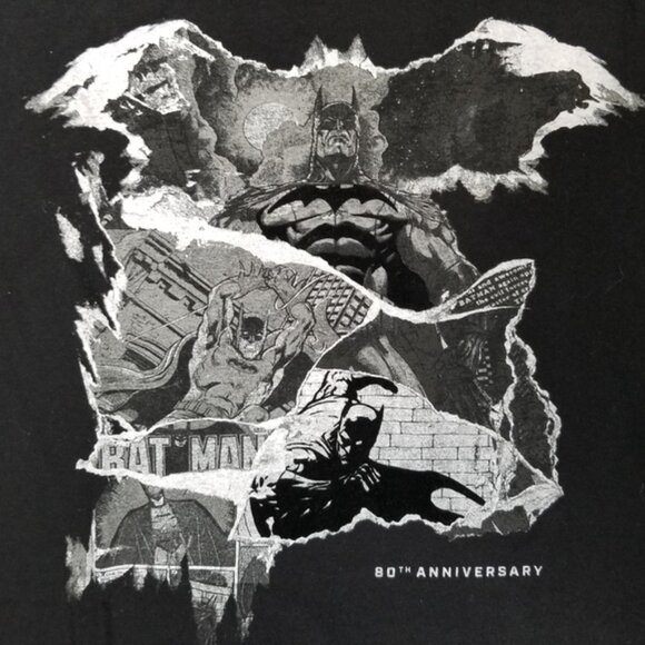 DC Trademarked Batman 80th Anniversary Graphic Print T-Shirt  Size XL - Picture 2 of 5